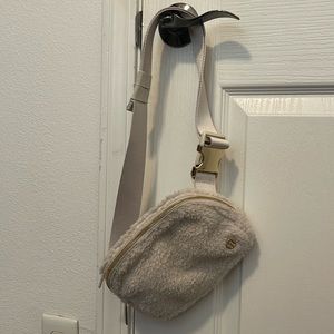 Lululemon Teddy Fanny Pack
